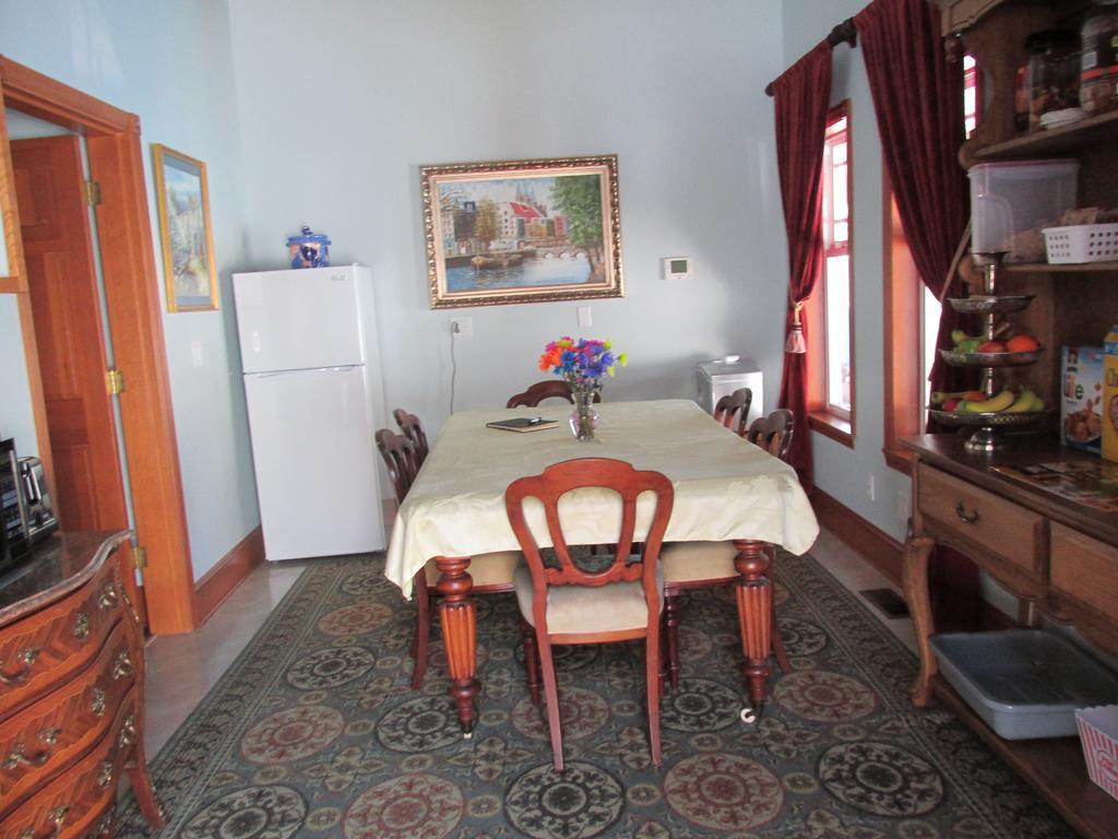 Mansion Inn Lake Stevens Bagian luar foto